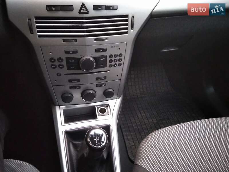 Універсал Opel Astra 2010 в Ковелі