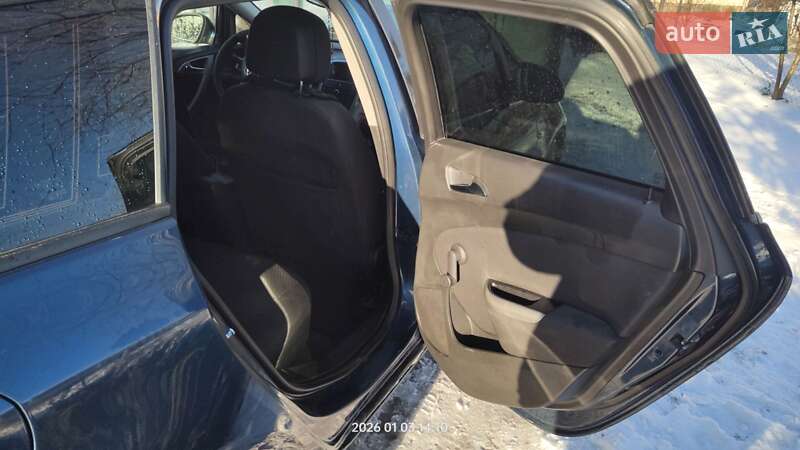 Универсал Opel Astra 2011 в Львове