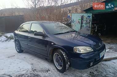 Хэтчбек Opel Astra 2001 в Долине
