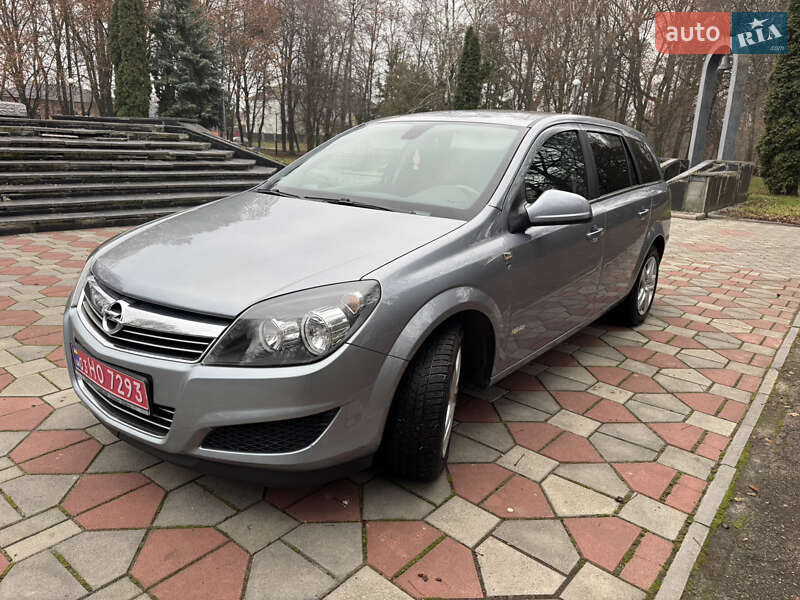 Універсал Opel Astra 2010 в Ніжині