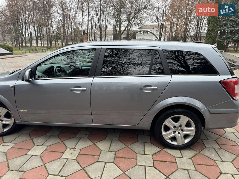 Універсал Opel Astra 2010 в Ніжині