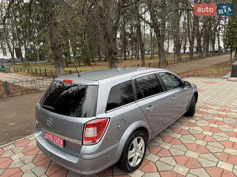 Універсал Opel Astra 2010 в Ніжині