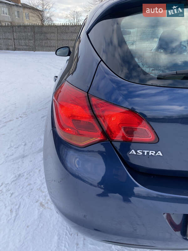 Хетчбек Opel Astra 2010 в Клевані