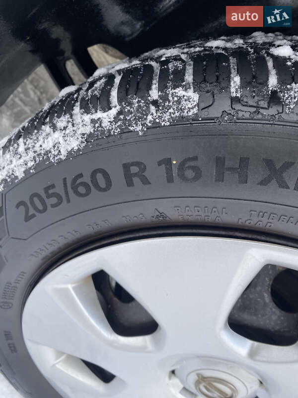 Хетчбек Opel Astra 2010 в Клевані