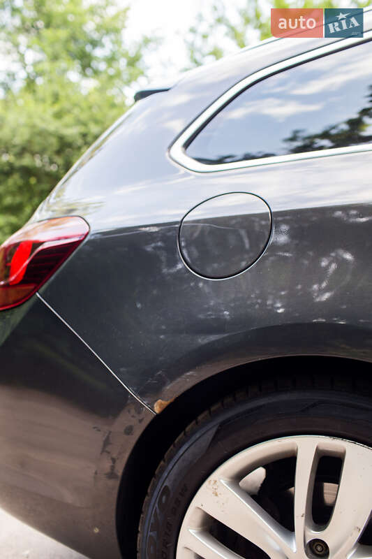 Універсал Opel Astra 2012 в Львові