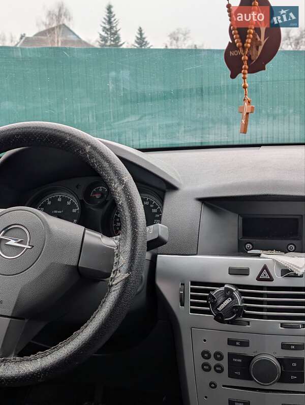 Хетчбек Opel Astra 2010 в Івано-Франківську фото 10 Хетчбек Opel Astra 2010 в Івано-Франківську