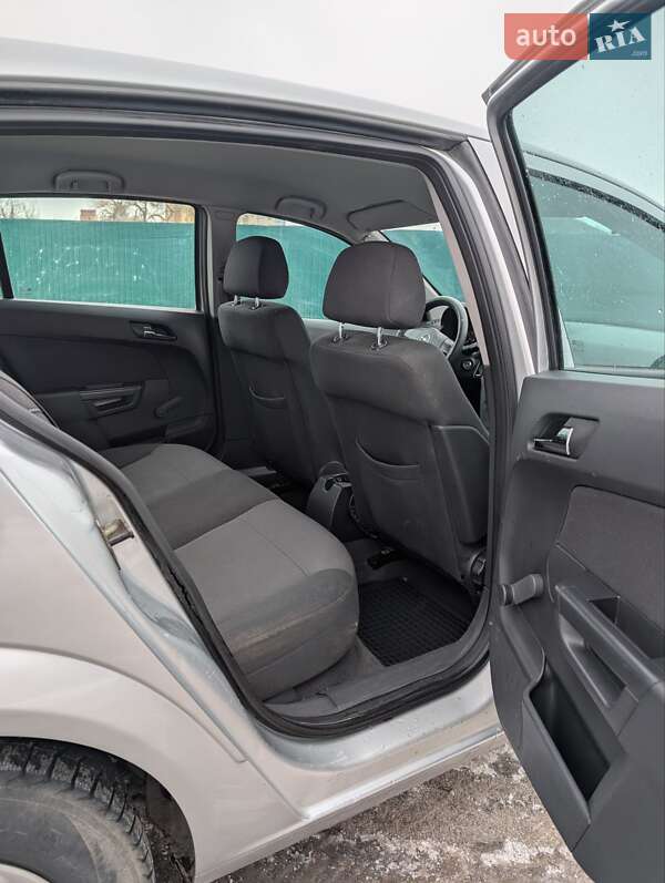 Хетчбек Opel Astra 2010 в Івано-Франківську фото 14 Хетчбек Opel Astra 2010 в Івано-Франківську