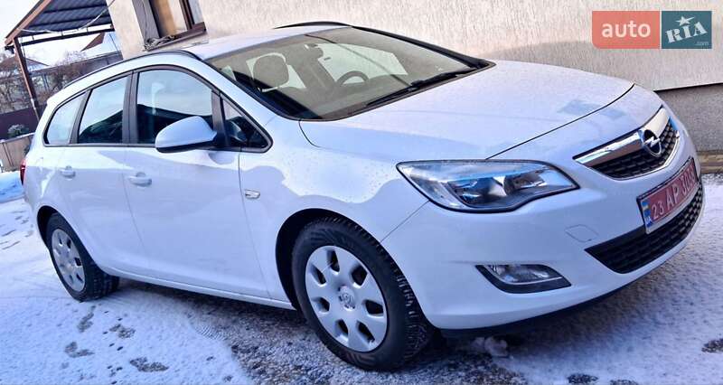 Opel Astra 2011