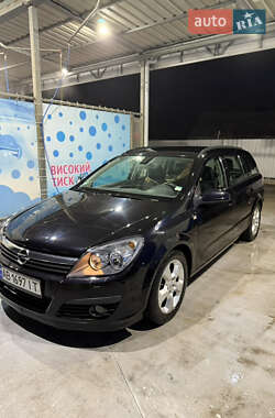 Универсал Opel Astra 2005 в Великодолинском