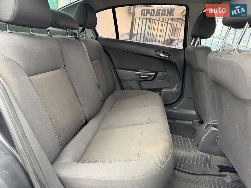 Седан Opel Astra 2013 в Миколаєві фото 10 Седан Opel Astra 2013 в Миколаєві