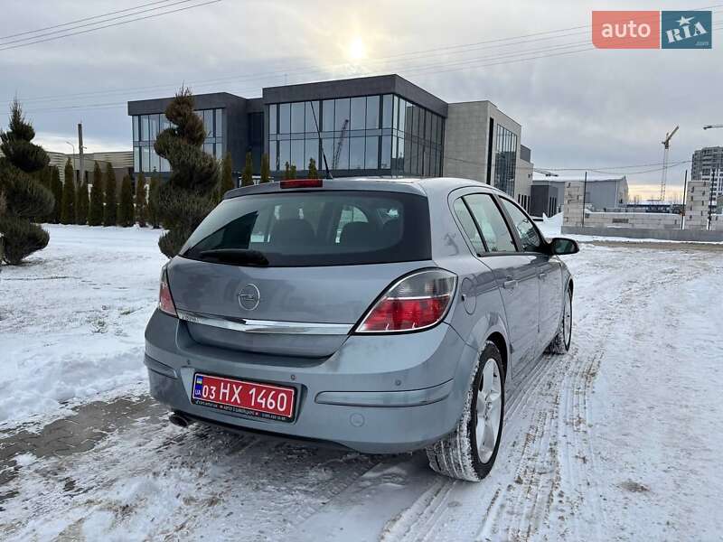 Хэтчбек Opel Astra 2009 в Киеве