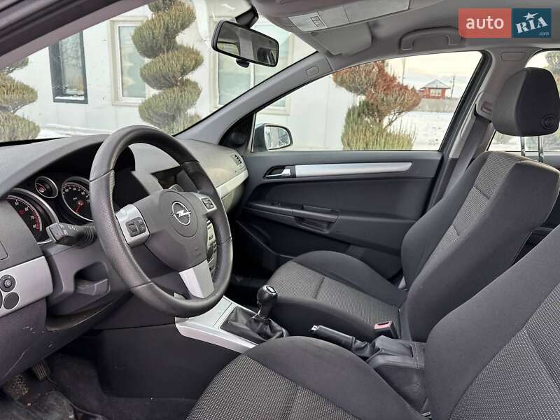 Хэтчбек Opel Astra 2009 в Киеве