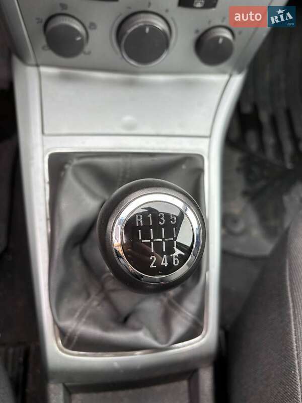 Хэтчбек Opel Astra 2009 в Киеве