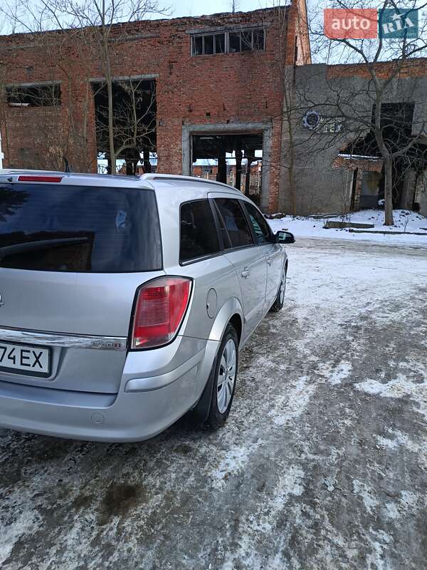 Универсал Opel Astra 2005 в Коломые