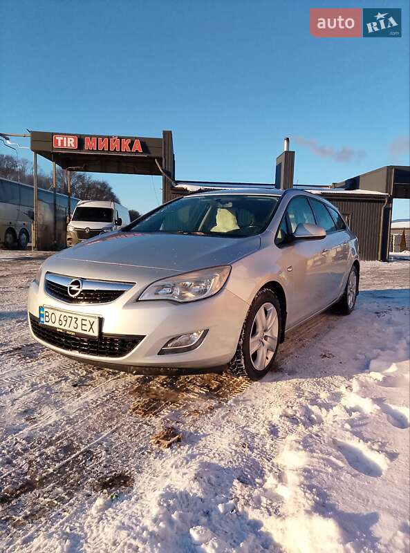 Opel Astra 2010 Opel Astra 2010