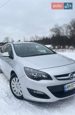 Универсал Opel Astra 2012 в Житомире