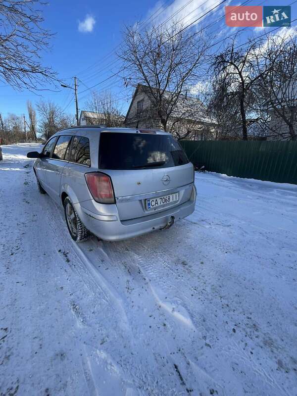 Универсал Opel Astra 2005 в Бершади