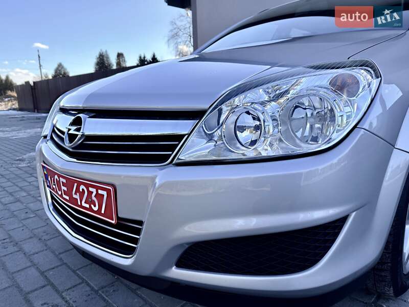 Универсал Opel Astra 2007 в Дрогобыче