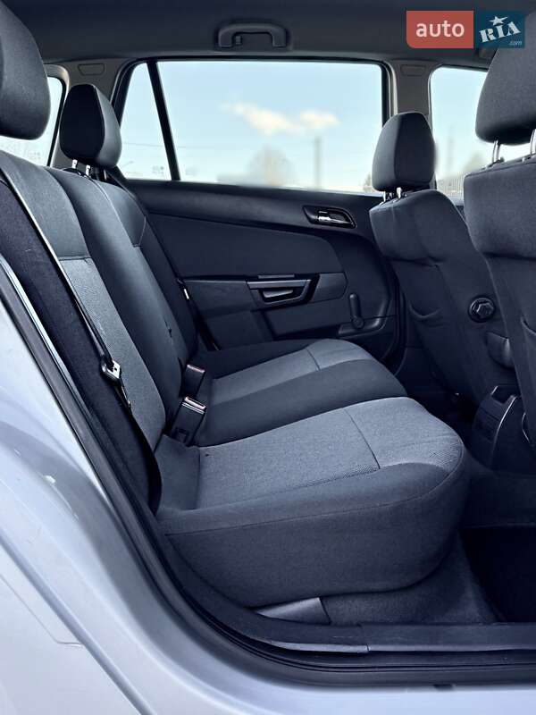 Универсал Opel Astra 2007 в Дрогобыче