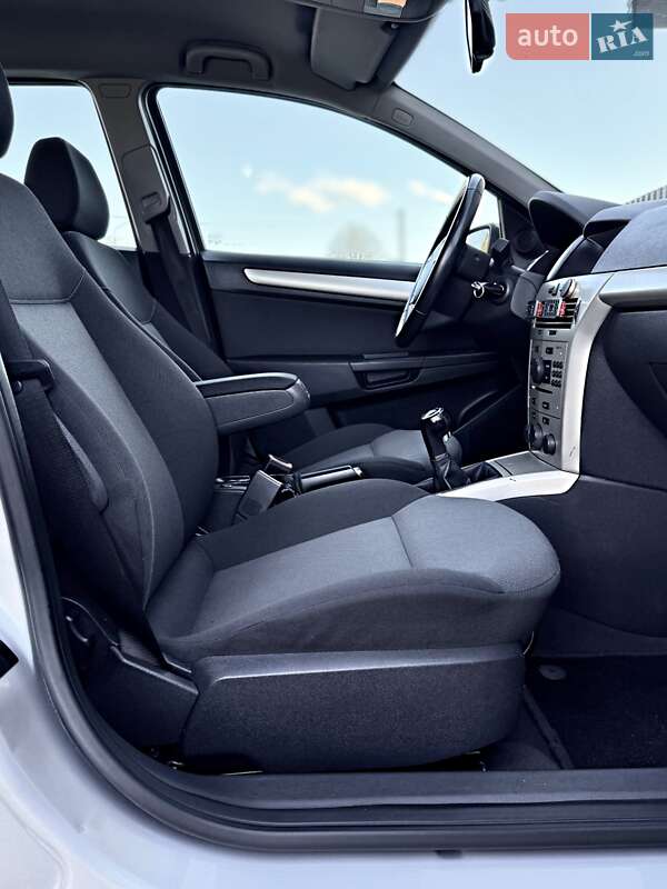 Универсал Opel Astra 2007 в Дрогобыче