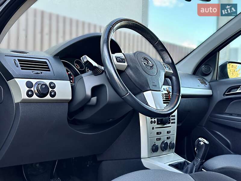 Универсал Opel Astra 2007 в Дрогобыче