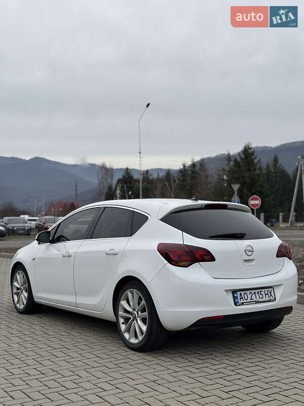 Хэтчбек Opel Astra 2010 в Хусте фото 3 Хэтчбек Opel Astra 2010 в Хусте