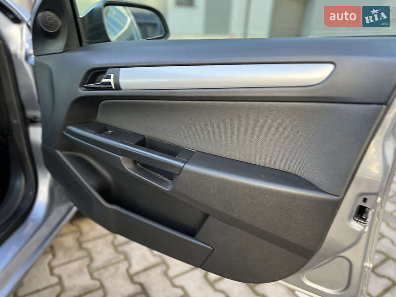 Хэтчбек Opel Astra 2005 в Ивано-Франковске