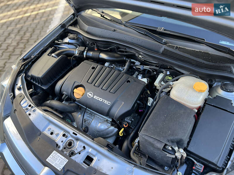 Хэтчбек Opel Astra 2005 в Ивано-Франковске