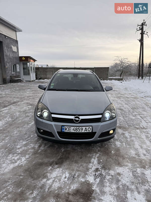 Универсал Opel Astra 2004 в Новой Водолаге