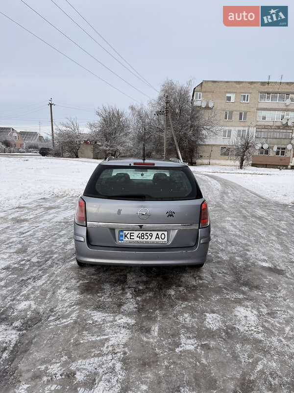 Универсал Opel Astra 2004 в Новой Водолаге