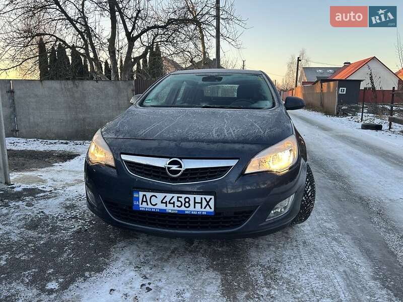 Opel Astra 2010 Opel Astra 2010
