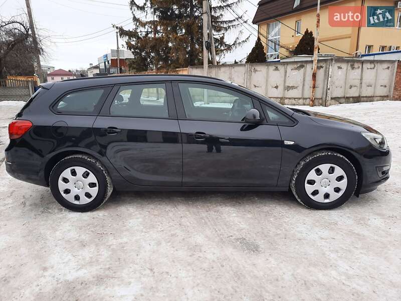 Універсал Opel Astra 2013 в Рівному