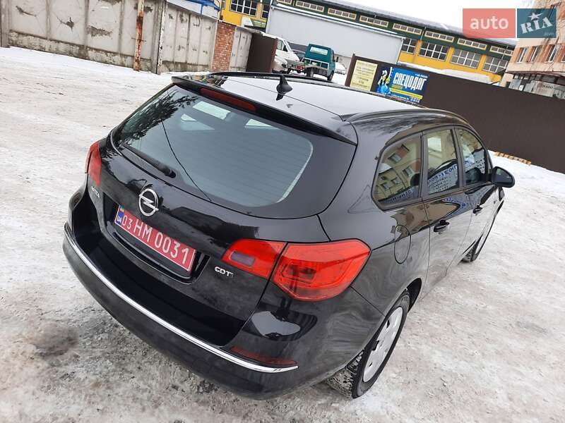 Універсал Opel Astra 2013 в Рівному