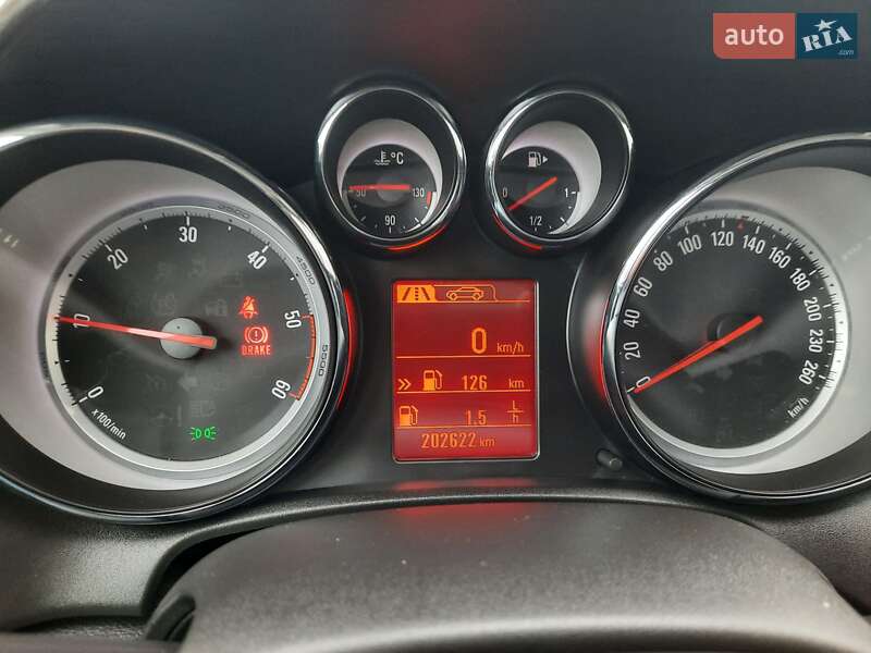 Універсал Opel Astra 2013 в Рівному