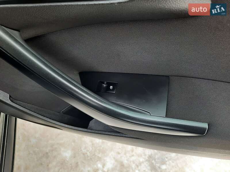 Універсал Opel Astra 2013 в Рівному