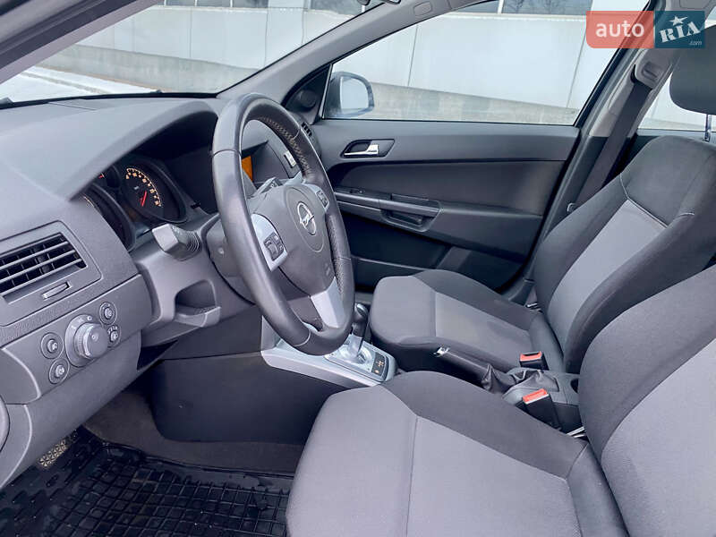 Хетчбек Opel Astra 2012 в Білій Церкві фото 26 Хетчбек Opel Astra 2012 в Білій Церкві