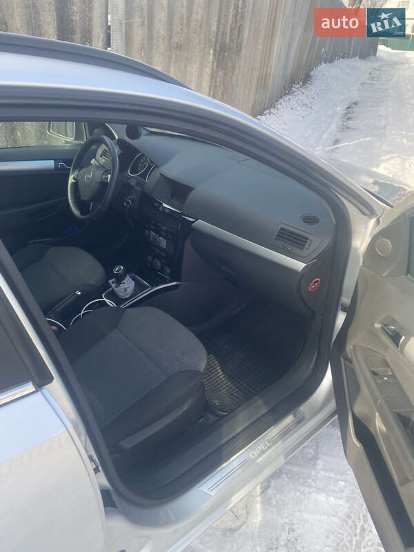 Універсал Opel Astra 2010 в Балаклії фото 10 Універсал Opel Astra 2010 в Балаклії