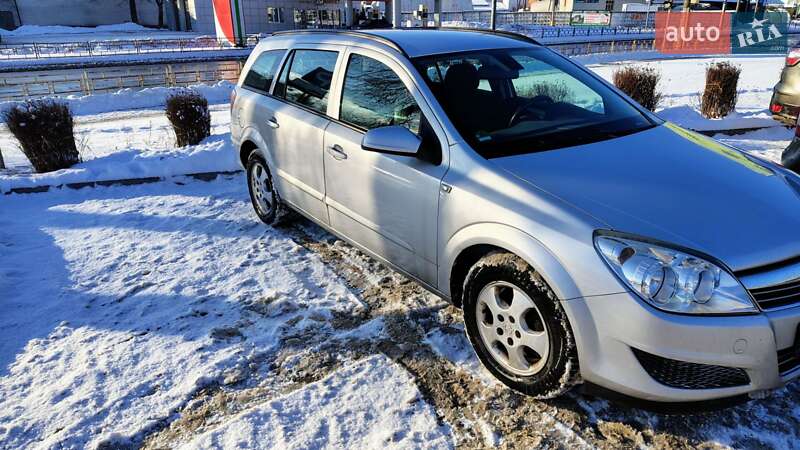 Універсал Opel Astra 2009 в Чернігові
