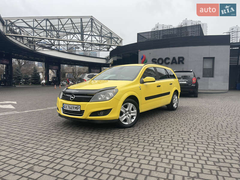 Opel Astra 2010 Opel Astra 2010