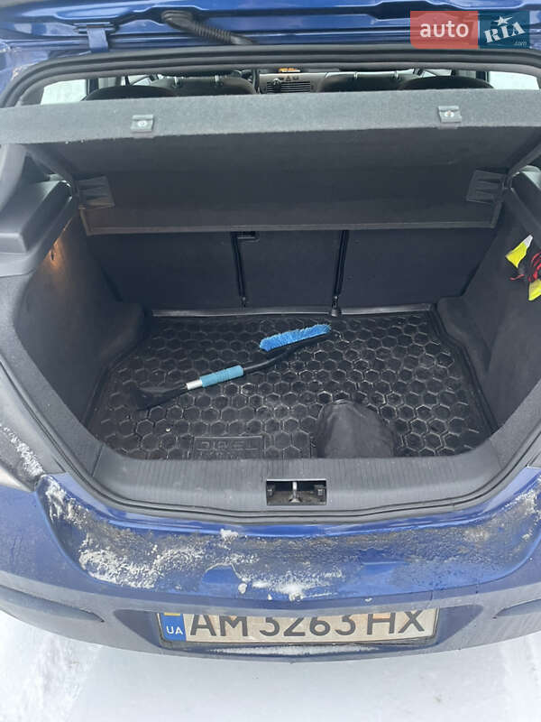 Хэтчбек Opel Astra 2004 в Радомышле фото 6 Хэтчбек Opel Astra 2004 в Радомышле