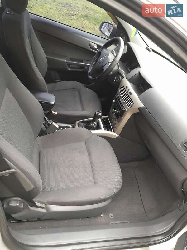 Хетчбек Opel Astra 2008 в Миколаєві