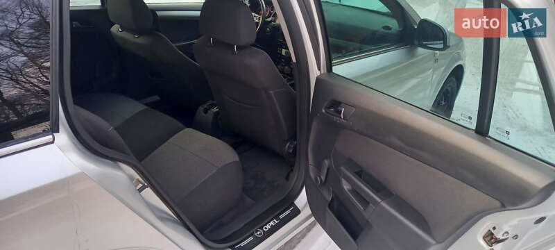 Універсал Opel Astra 2010 в Івано-Франківську фото 7 Універсал Opel Astra 2010 в Івано-Франківську