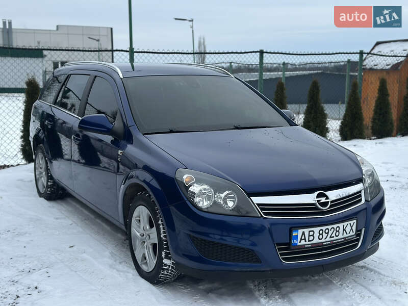 Универсал Opel Astra 2010 в Виннице