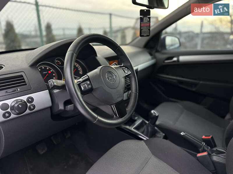 Универсал Opel Astra 2010 в Виннице