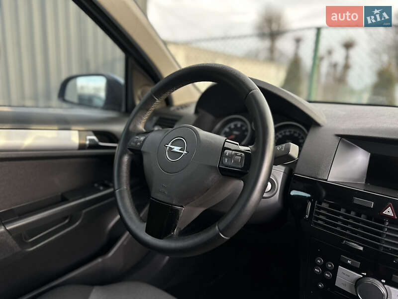 Универсал Opel Astra 2010 в Виннице