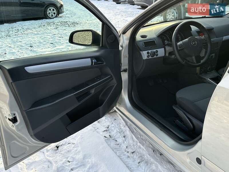 Універсал Opel Astra 2005 в Рівному фото 41 Універсал Opel Astra 2005 в Рівному