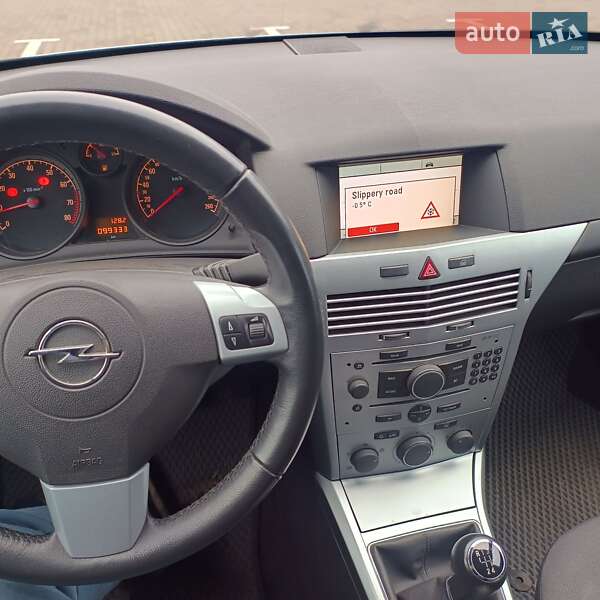 Хэтчбек Opel Astra 2012 в Киеве фото 9 Хэтчбек Opel Astra 2012 в Киеве