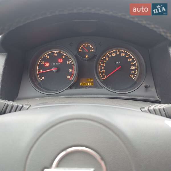 Хэтчбек Opel Astra 2012 в Киеве фото 11 Хэтчбек Opel Astra 2012 в Киеве