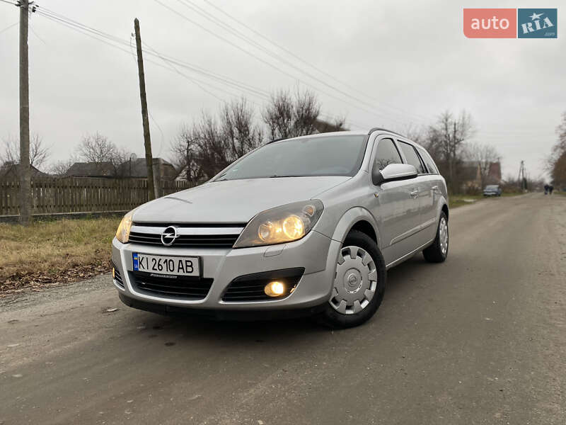 Універсал Opel Astra 2006 в Радомишлі