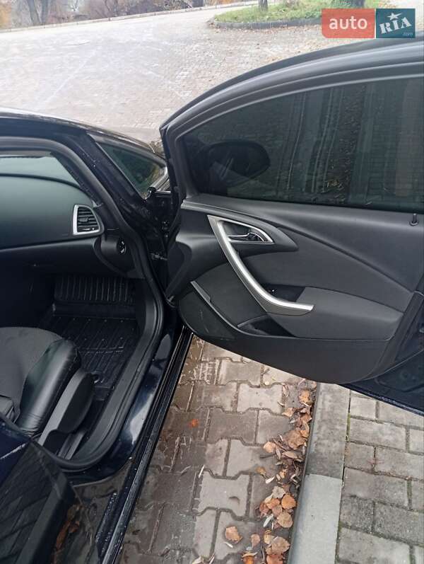 Универсал Opel Astra 2011 в Красилове